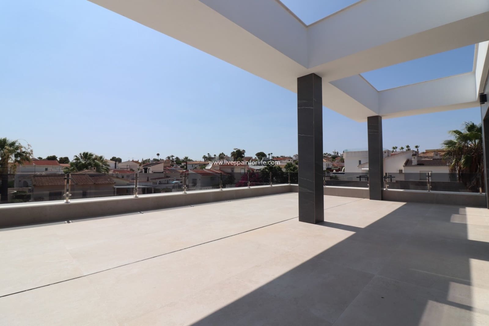 3 sypialnia Willa na sprzedaż w Ciudad Quesada z basenem garażem - 799 900 € (Ref: 9664254)