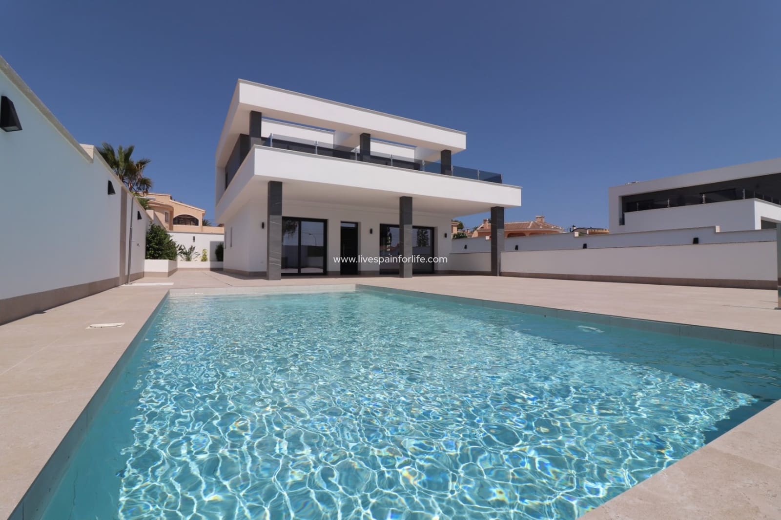 3 sypialnia Willa na sprzedaż w Ciudad Quesada z basenem garażem - 799 900 € (Ref: 9664254)