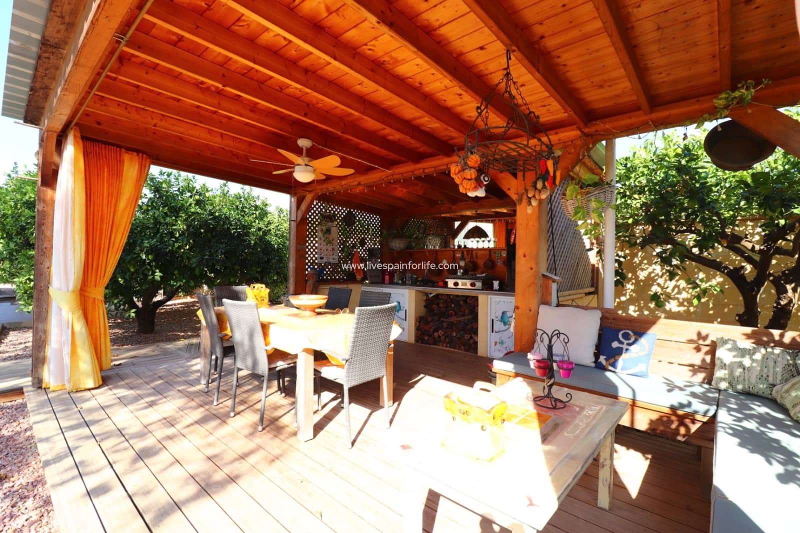 3 soveværelse Finca/Landehus til salg i La Campaneta med swimmingpool garage - € 375.000 (Ref: 9664257)