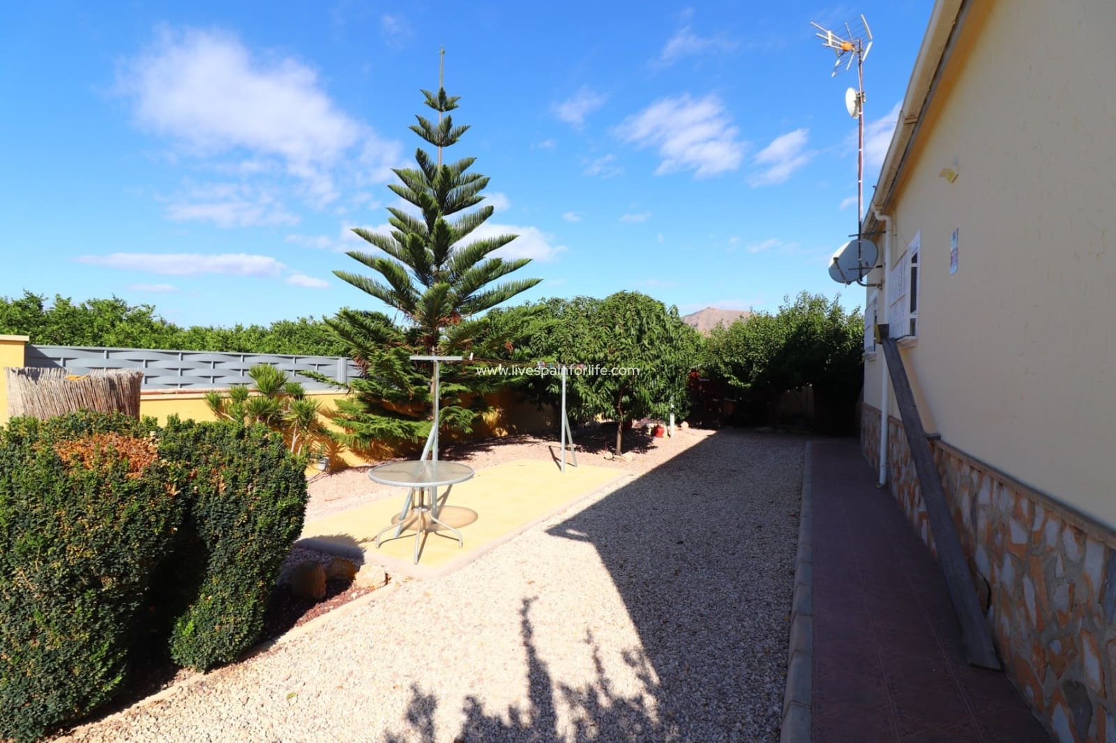 3 soveværelse Finca/Landehus til salg i La Campaneta med swimmingpool garage - € 375.000 (Ref: 9664257)