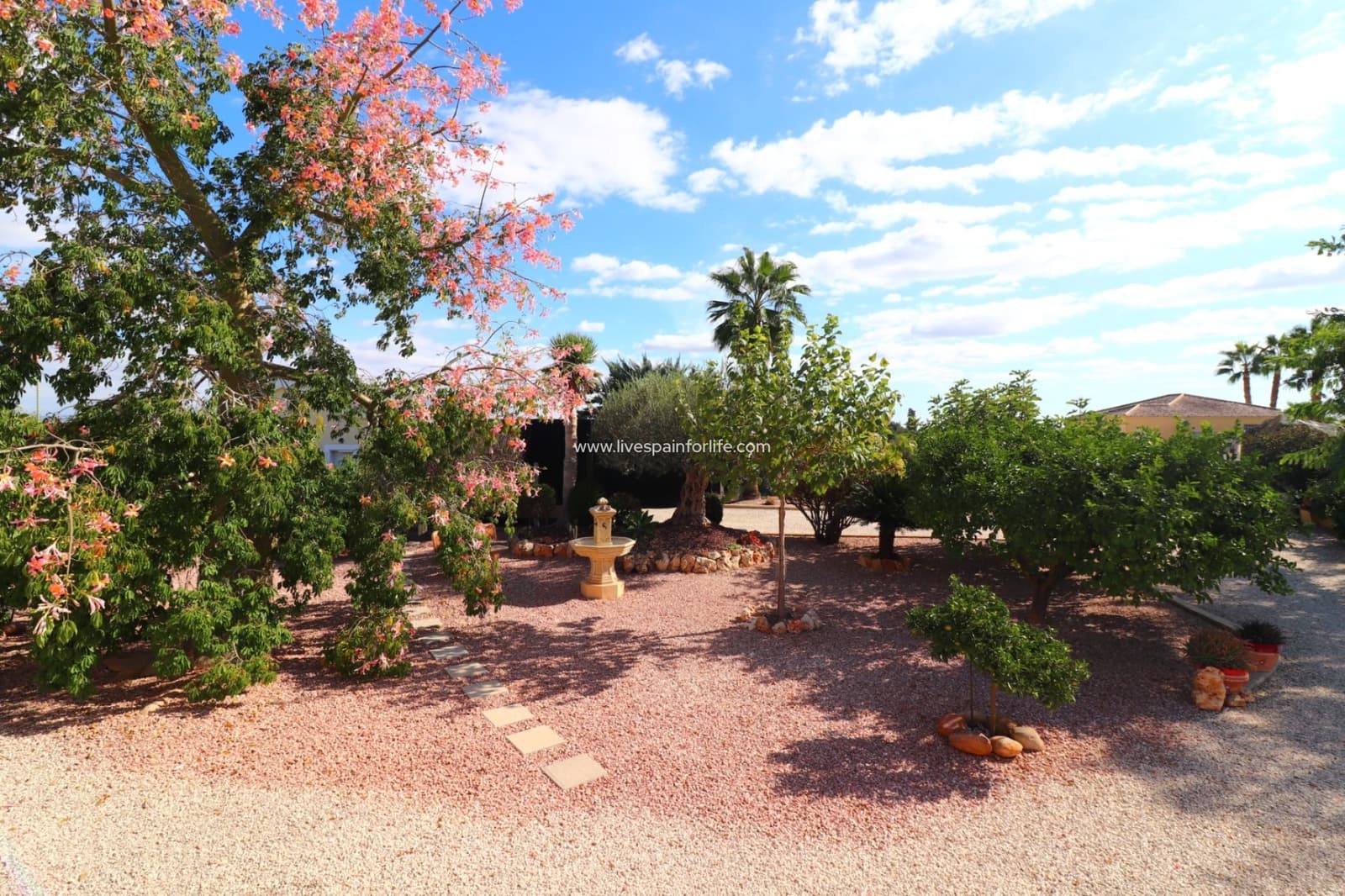 3 soveværelse Finca/Landehus til salg i La Campaneta med swimmingpool garage - € 375.000 (Ref: 9664257)