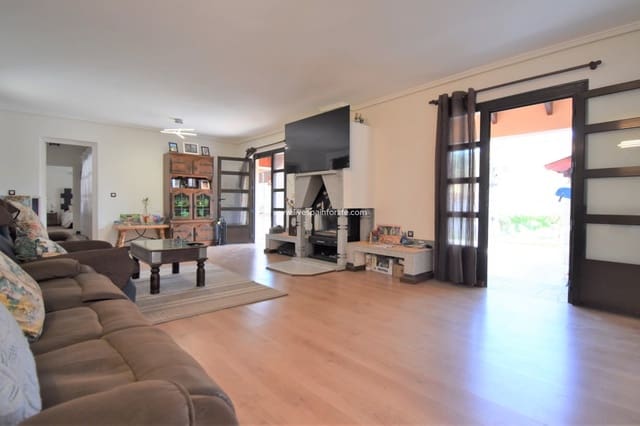 Chalet de 4 habitaciones en Villamartín - Las Filipinas, Orihuela en venta con piscina garaje - 630.000 € (Ref: 9664259)