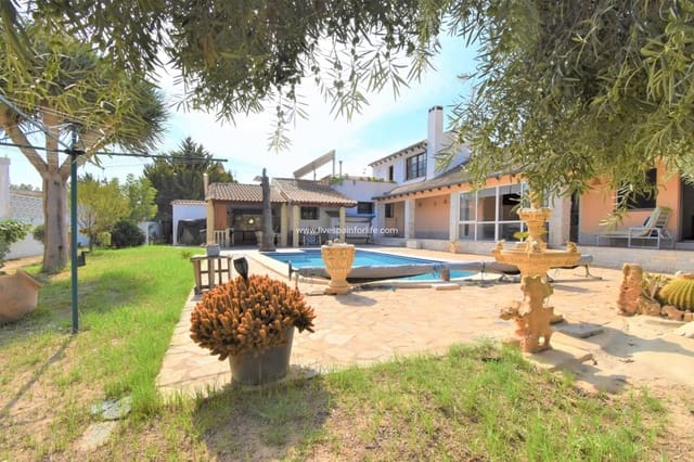 Chalet de 4 habitaciones en Villamartín - Las Filipinas, Orihuela en venta con piscina garaje - 630.000 € (Ref: 9664259)