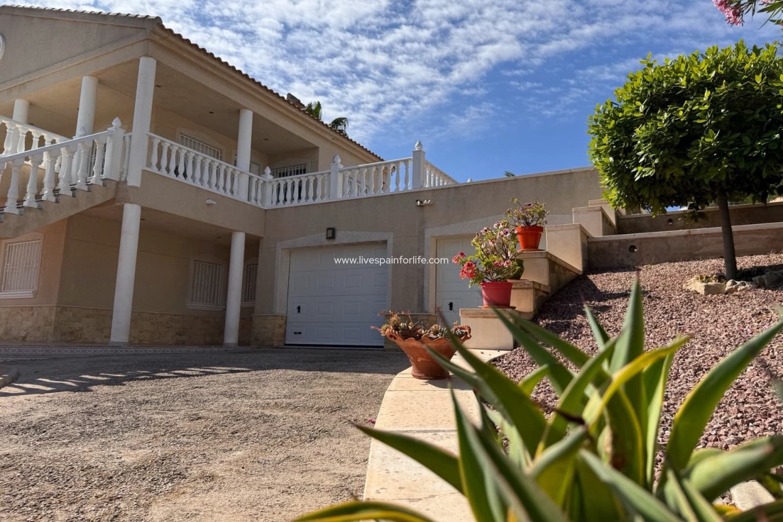 3 bedroom Villa for sale in Algorfa with pool garage - € 585,000 (Ref: 9664260)