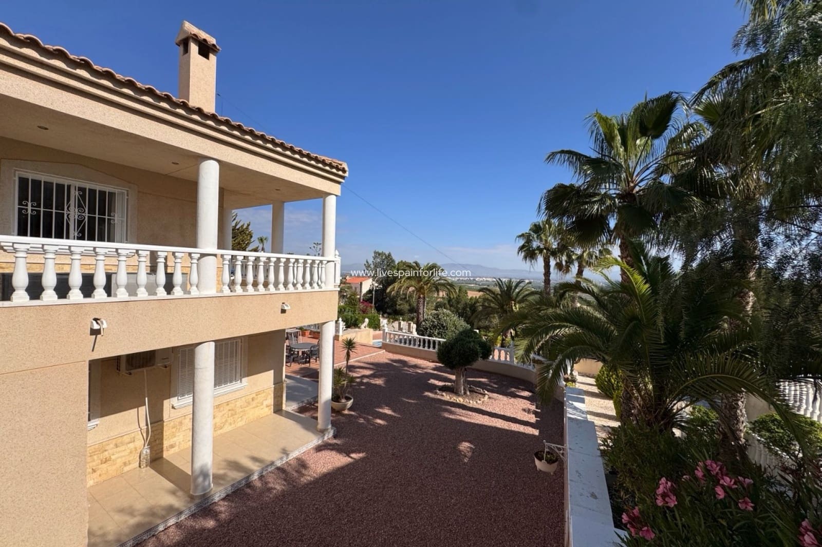 3 bedroom Villa for sale in Algorfa with pool garage - € 585,000 (Ref: 9664260)