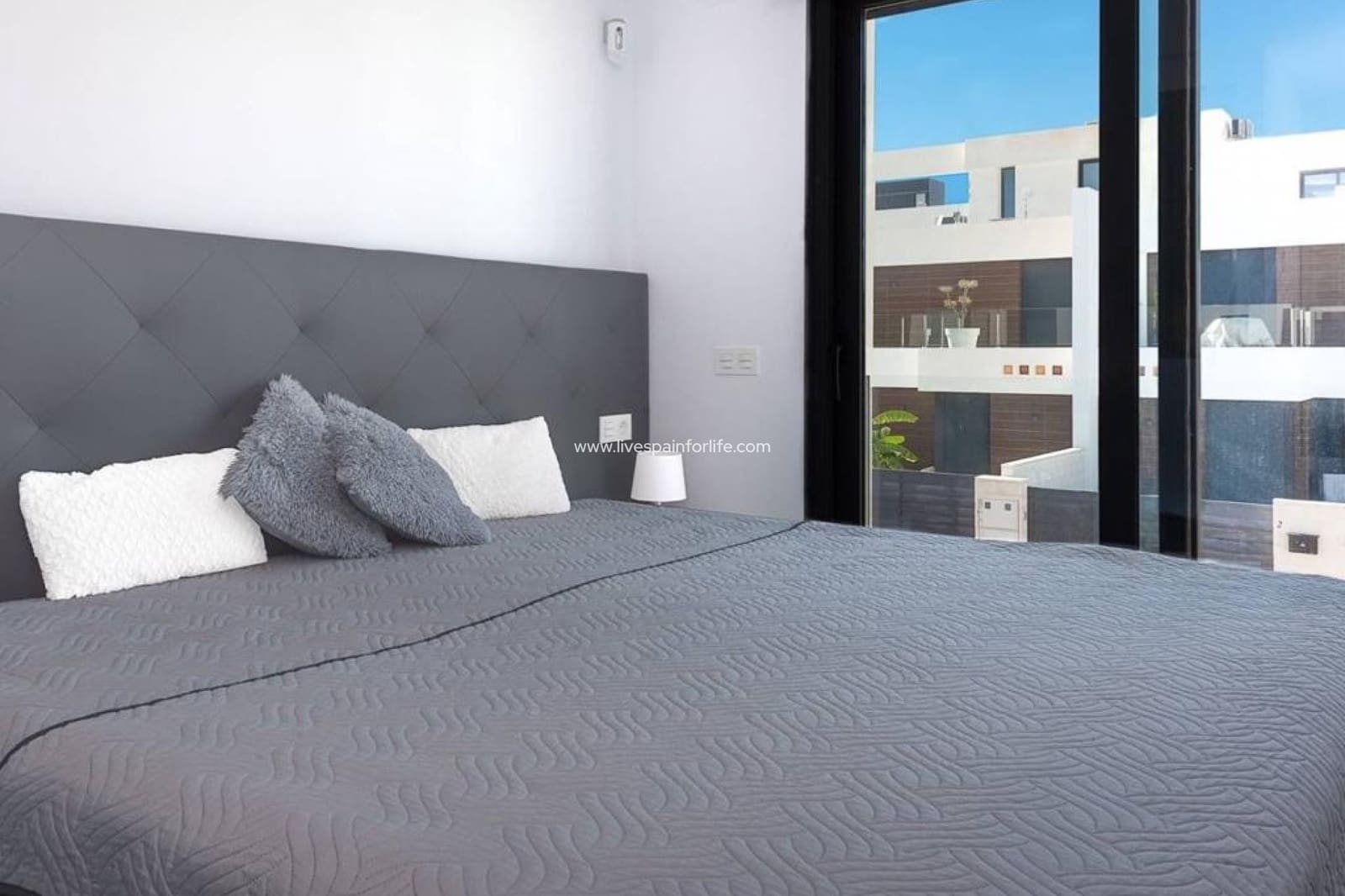 4 Zimmer Villa zu verkaufen in Benijofar mit Pool Garage - 480.000 € (Ref: 9664261)