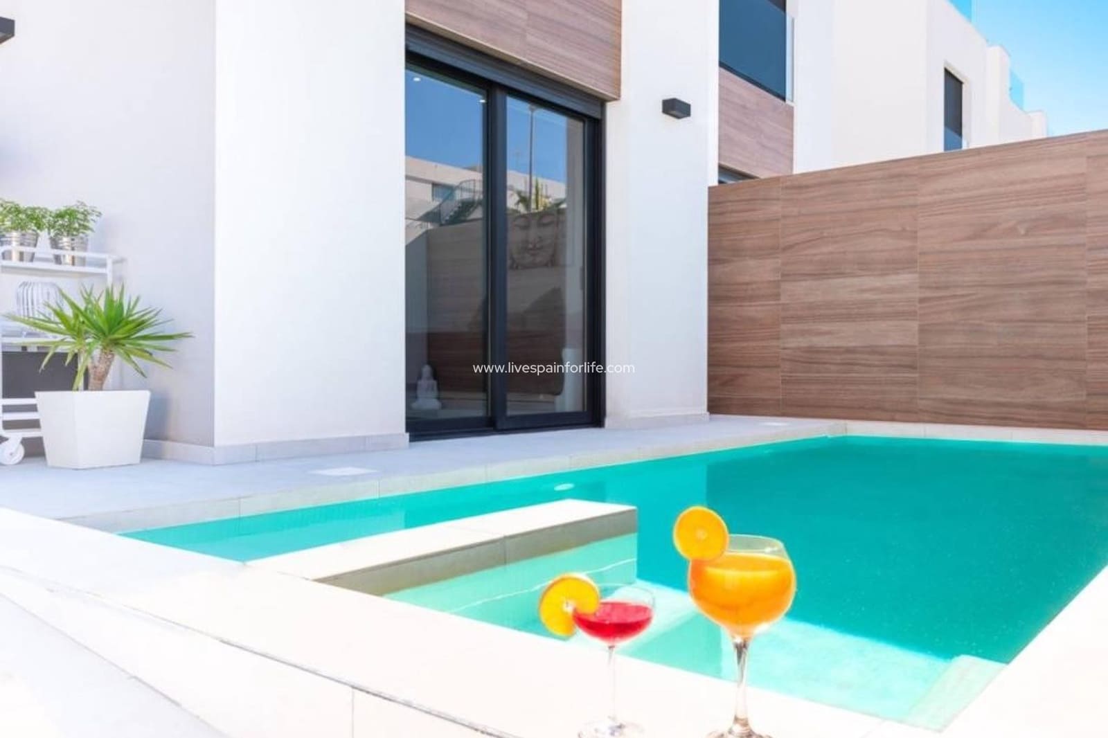 4 Zimmer Villa zu verkaufen in Benijofar mit Pool Garage - 480.000 € (Ref: 9664261)