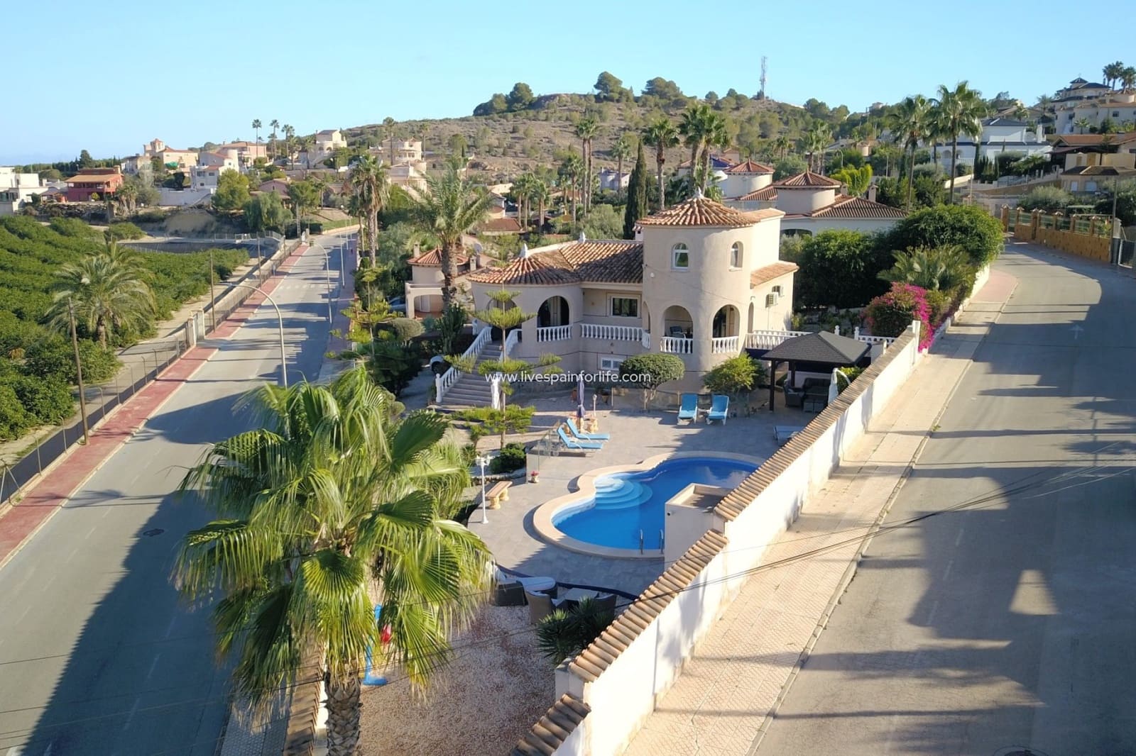 5 bedroom Villa for sale in Almoradi with pool garage - € 685,000 (Ref: 9664264)