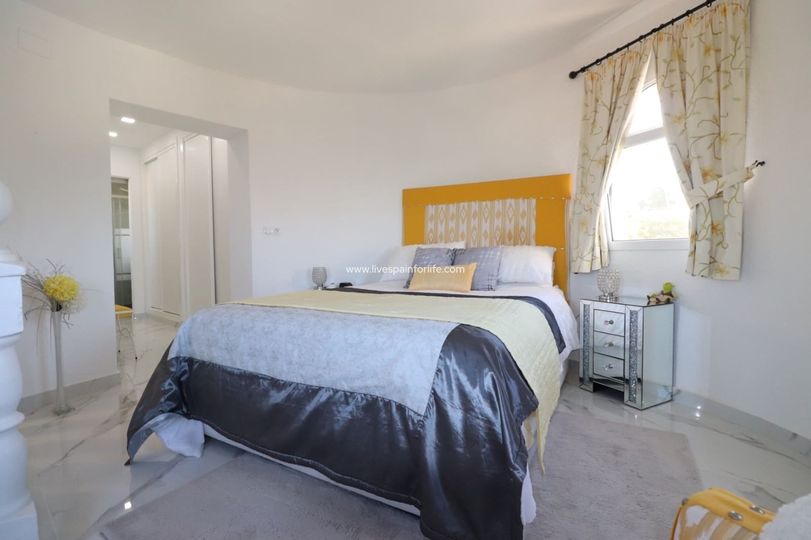 5 bedroom Villa for sale in Almoradi with pool garage - € 685,000 (Ref: 9664264)