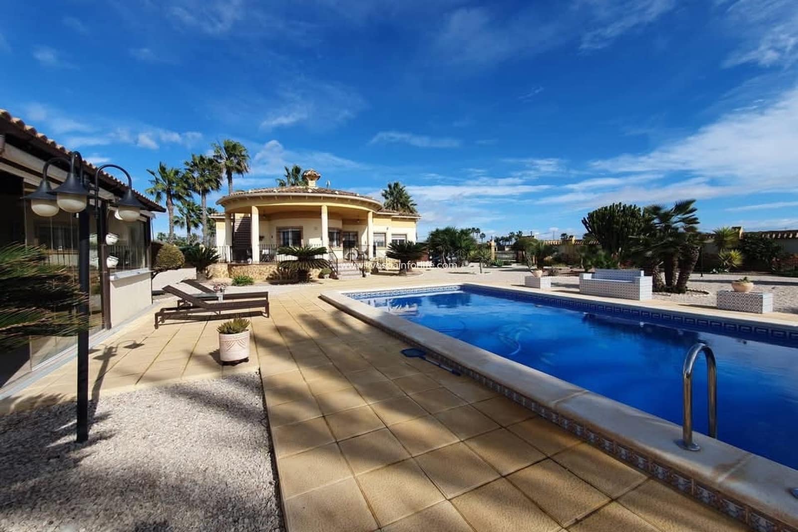 4 sovrum Finca/Hus på landet till salu i Alicante stad med pool garage - 369 000 € (Ref: 9665125)