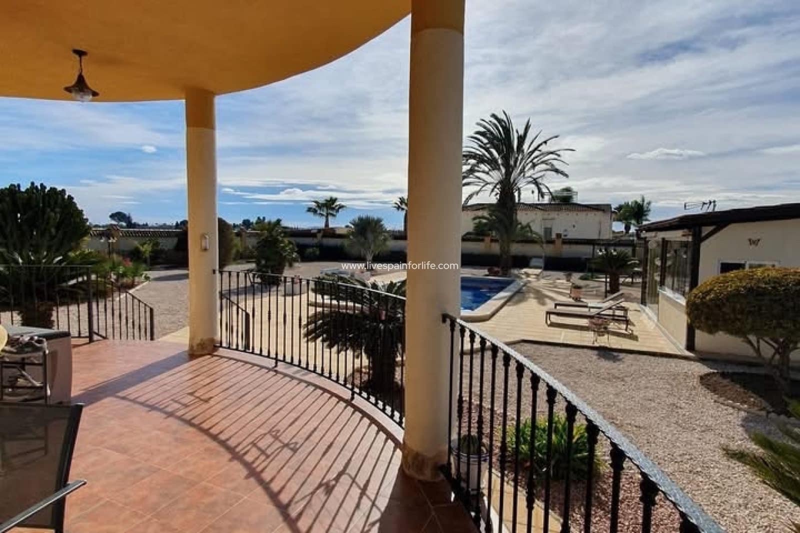 4 sovrum Finca/Hus på landet till salu i Alicante stad med pool garage - 369 000 € (Ref: 9665125)