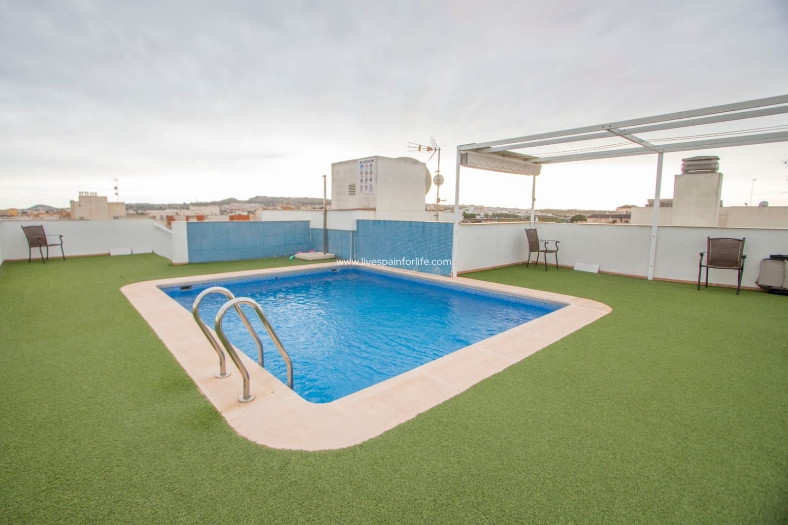 3 slaapkamer Appartement te koop in Formentera del Segura met zwembad - € 125.000 (Ref: 9665276)