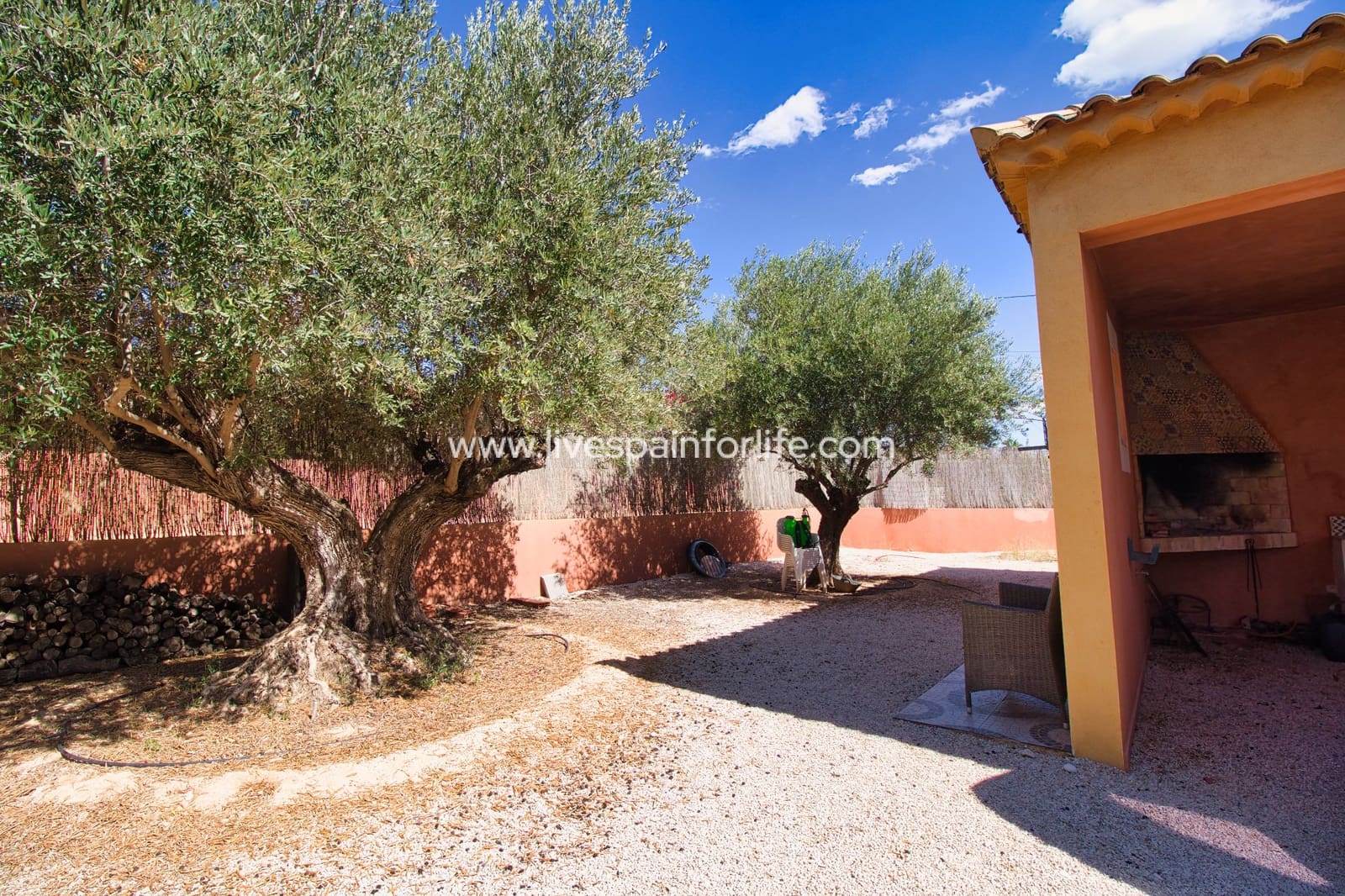 6 bedroom Finca/Country House for sale in Albatera with pool - € 280,000 (Ref: 9667150)