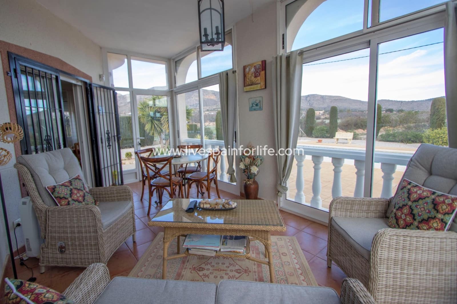 2 sovrum Finca/Hus på landet till salu i Hondon de los Frailes med pool garage - 339 995 € (Ref: 9670990)