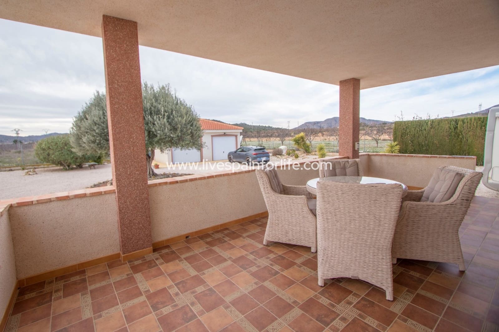 2 sypialnia Finka/Dom wiejski na sprzedaż w Miasto Alicante / Alacant z basenem garażem - 339 995 € (Ref: 9670992)