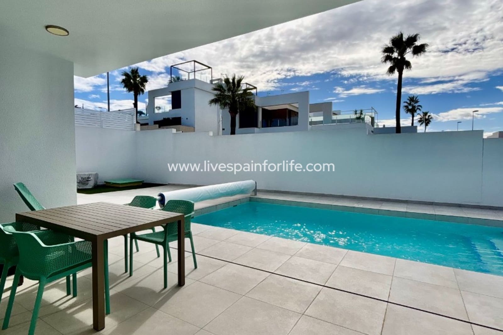 3 bedroom Villa for sale in Benijofar with pool garage - € 569,500 (Ref: 9672105)