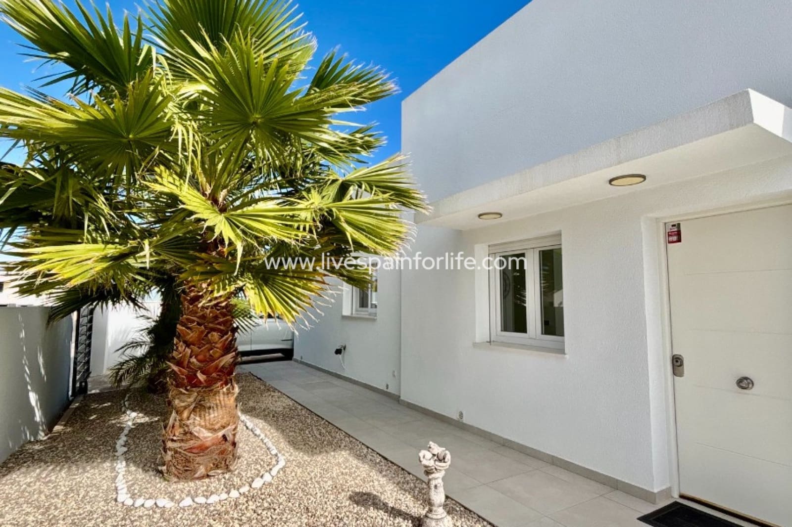 3 bedroom Villa for sale in Benijofar with pool garage - € 569,500 (Ref: 9672105)