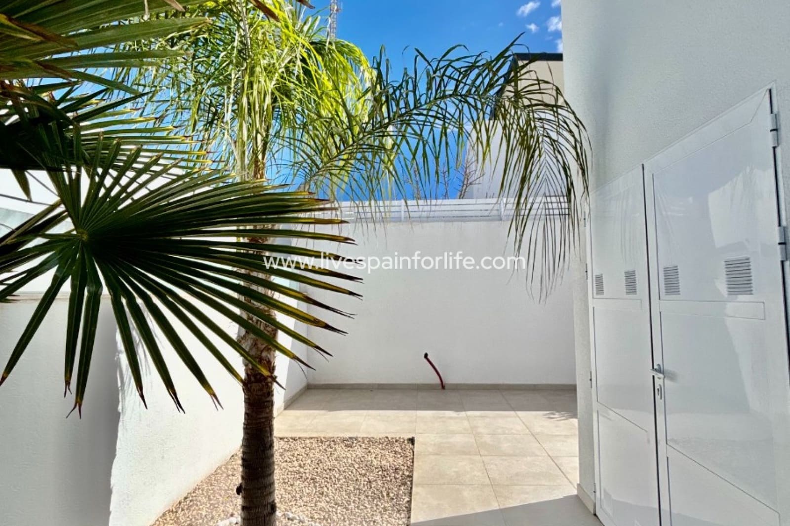 3 bedroom Villa for sale in Benijofar with pool garage - € 569,500 (Ref: 9672105)