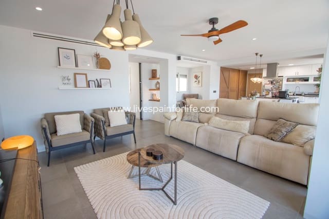 4 bedroom Apartment for sale in Albatera with garage - € 360,000 (Ref: 9675949)