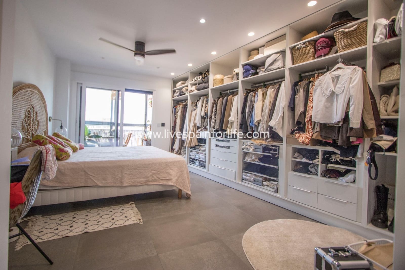 4 bedroom Apartment for sale in Albatera with garage - € 360,000 (Ref: 9675949)