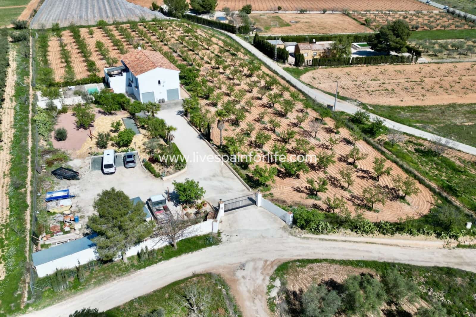 7 sypialnia Finka/Dom wiejski na sprzedaż w Hondon de las Nieves z basenem garażem - 725 000 € (Ref: 9684241)