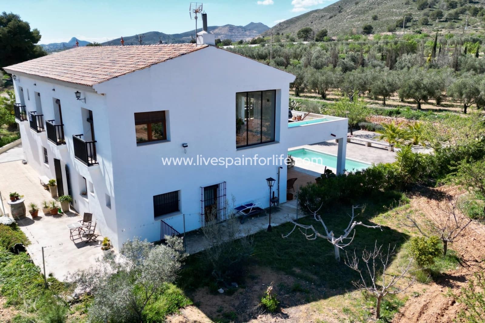 7 sypialnia Finka/Dom wiejski na sprzedaż w Hondon de las Nieves z basenem garażem - 725 000 € (Ref: 9684241)