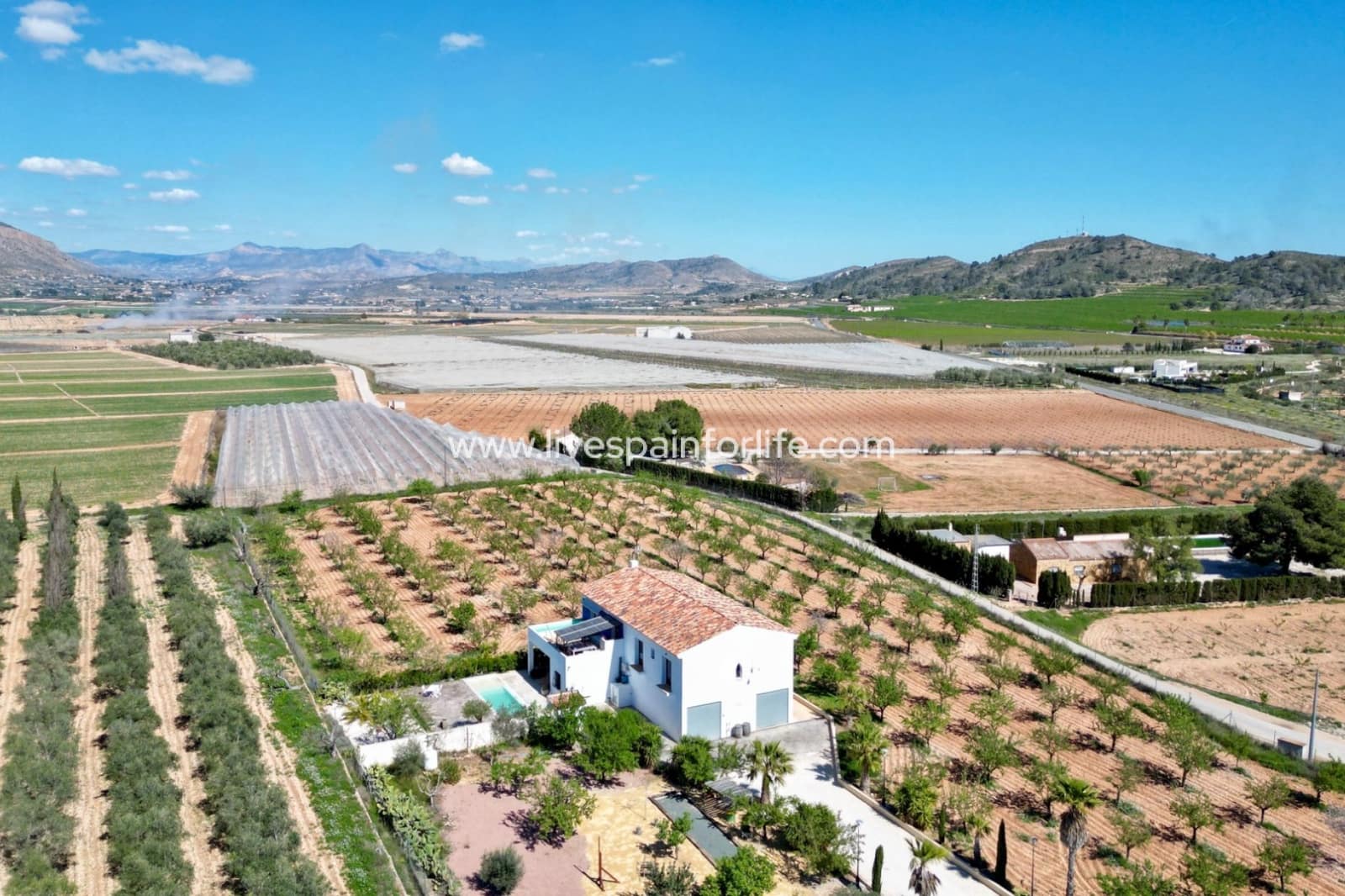 7 sypialnia Finka/Dom wiejski na sprzedaż w Hondon de las Nieves z basenem garażem - 725 000 € (Ref: 9684241)