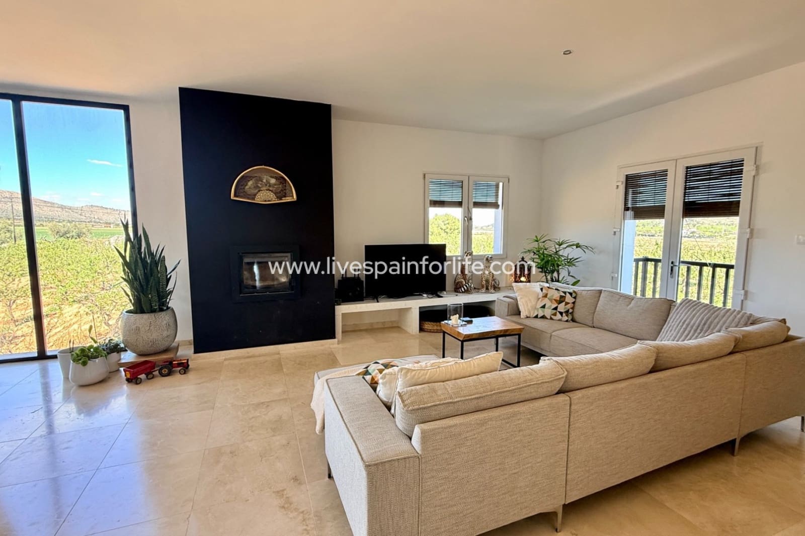 7 sypialnia Finka/Dom wiejski na sprzedaż w Hondon de las Nieves z basenem garażem - 725 000 € (Ref: 9684241)