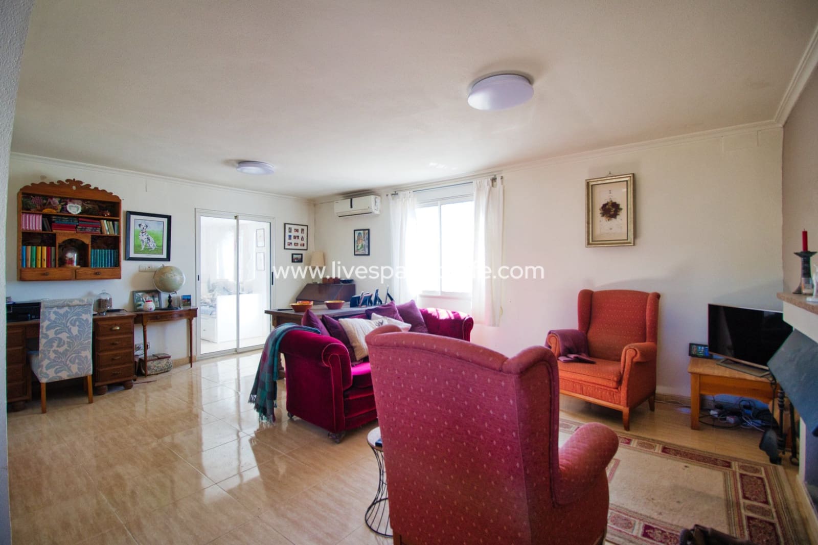 2 soverom Bedrift til salgs i Alicante by med svømmebasseng garasje - € 200 000 (Ref: 9687594)