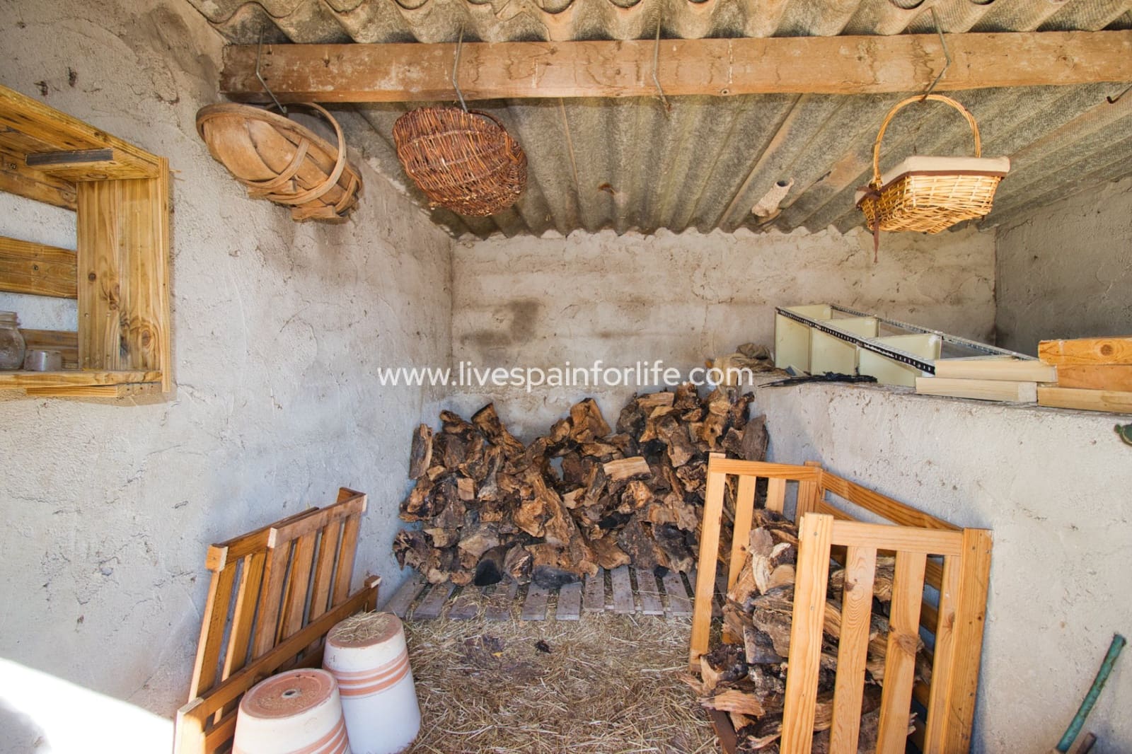 2 soverom Bedrift til salgs i Alicante by med svømmebasseng garasje - € 200 000 (Ref: 9687594)