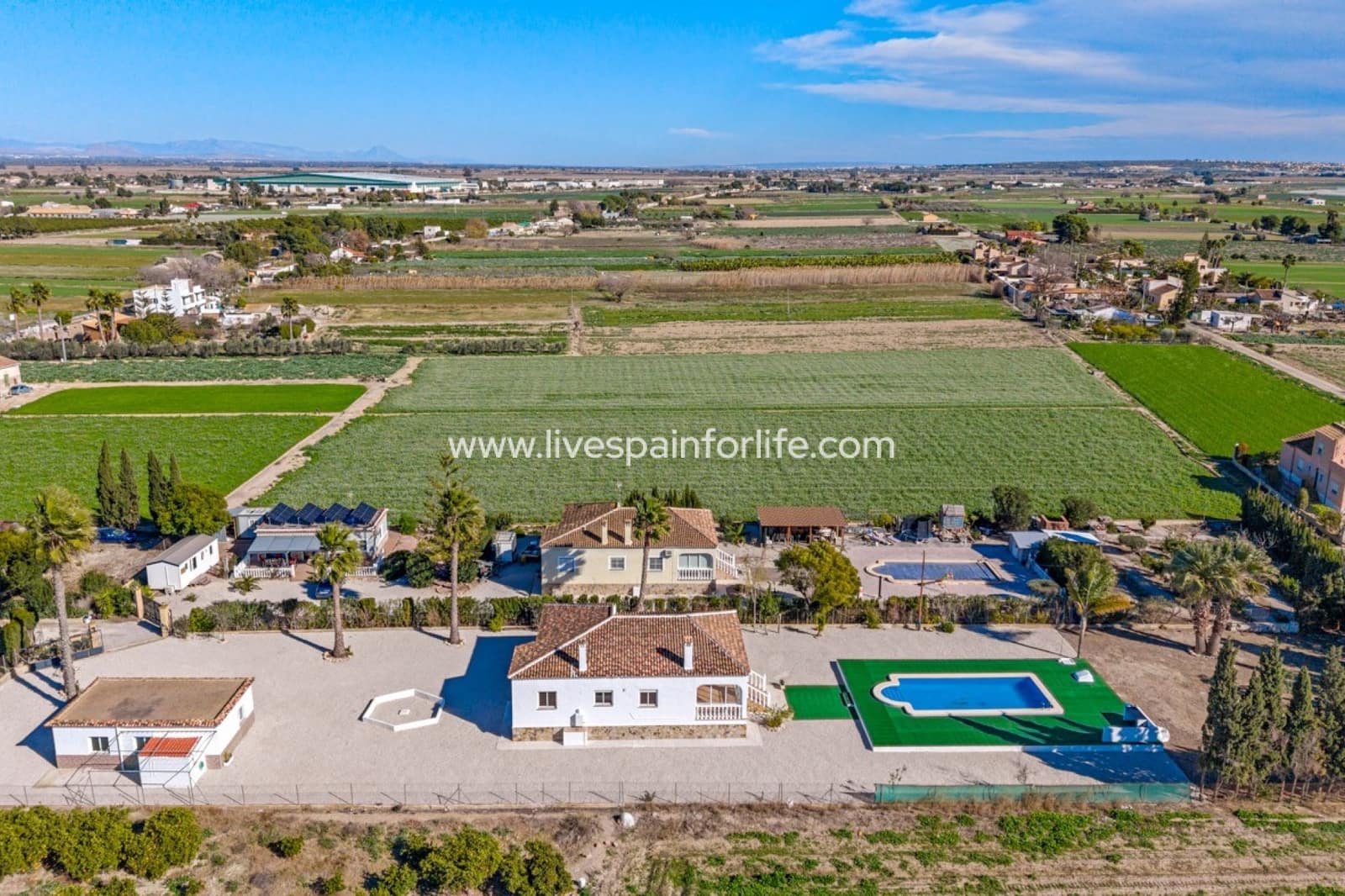 4 chambre Finca/Maison de Campagne à vendre à Alicante ville avec piscine garage - 560 000 € (Ref: 9691608)