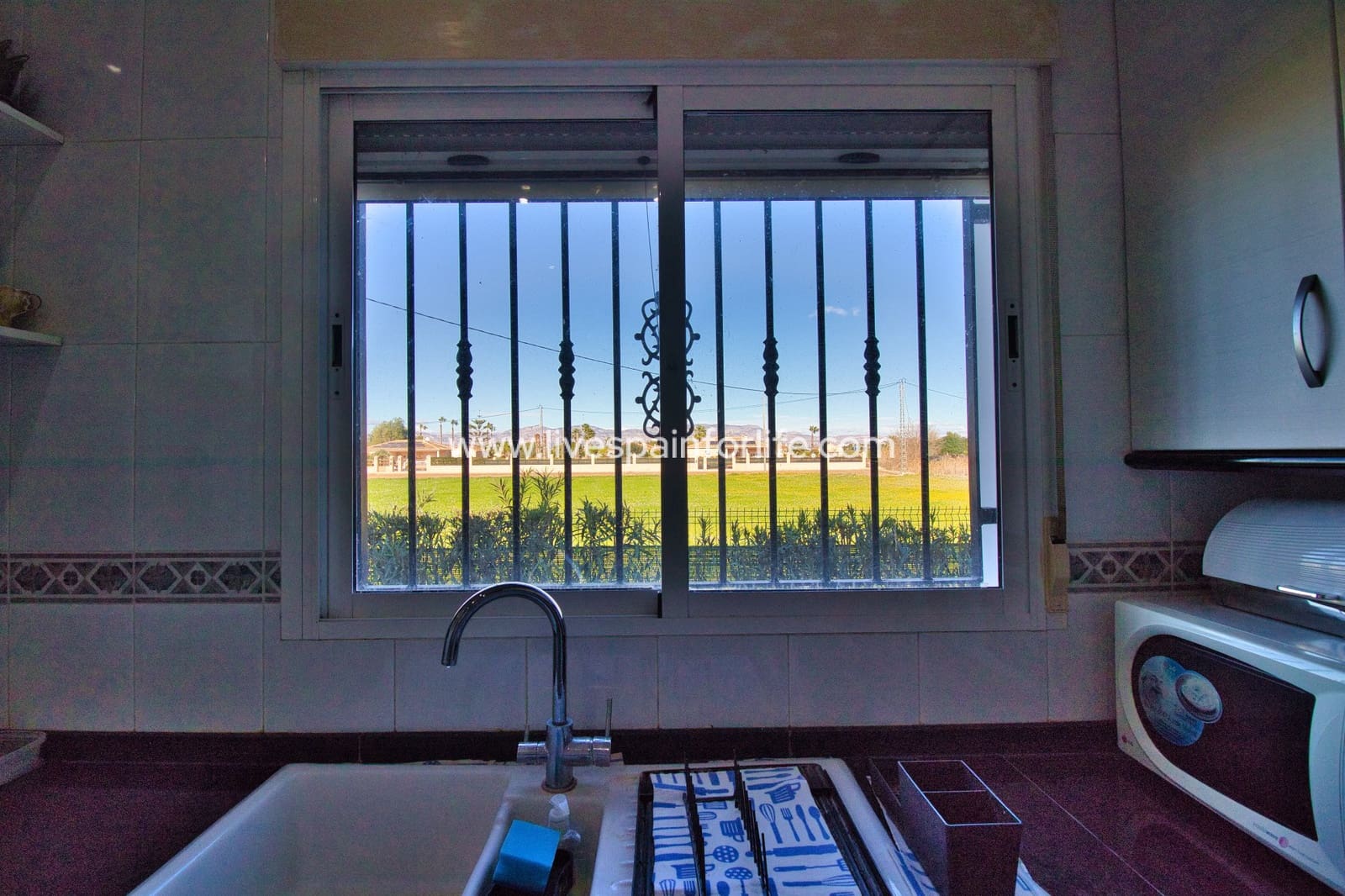 4 soveværelse Finca/Landehus til salg i Catral med swimmingpool - € 385.000 (Ref: 9694032)