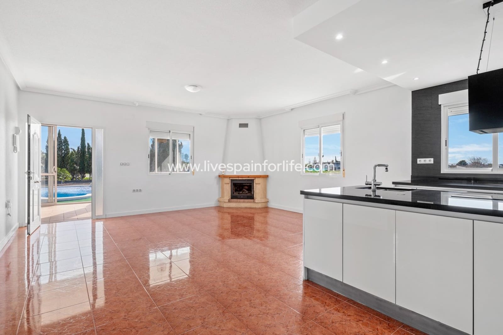 4 bedroom Finca/Country House for sale in Alicante / Alacant city with pool garage - € 560,000 (Ref: 9694033)