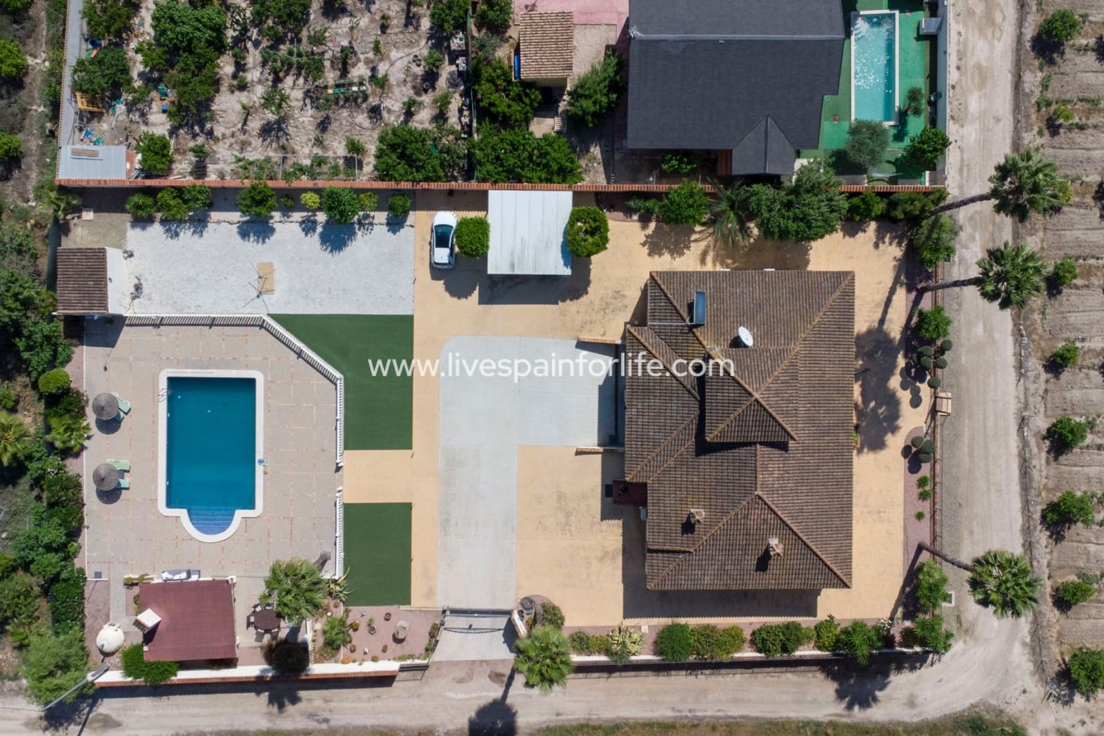 5 soveværelse Finca/Landehus til salg i Bigastro med swimmingpool garage - € 595.000 (Ref: 9707633)