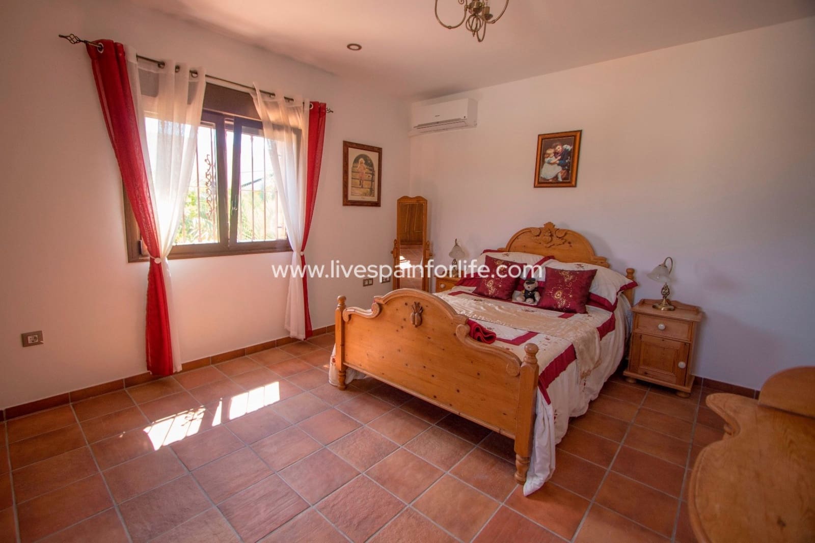 5 soveværelse Finca/Landehus til salg i Bigastro med swimmingpool garage - € 595.000 (Ref: 9707634)