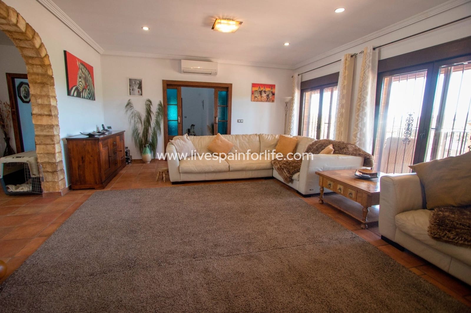 5 soveværelse Finca/Landehus til salg i Bigastro med swimmingpool garage - € 595.000 (Ref: 9707634)