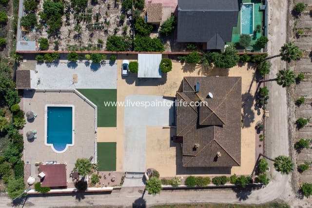 5 soveværelse Finca/Landehus til salg i Bigastro med swimmingpool garage - € 595.000 (Ref: 9707634)