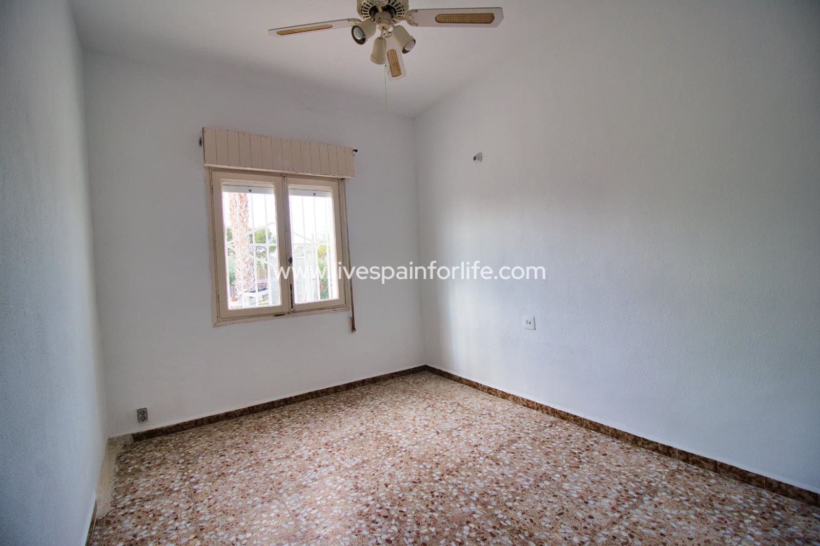 3 soveværelse Finca/Landehus til salg i Albatera med swimmingpool garage - € 190.000 (Ref: 9707638)