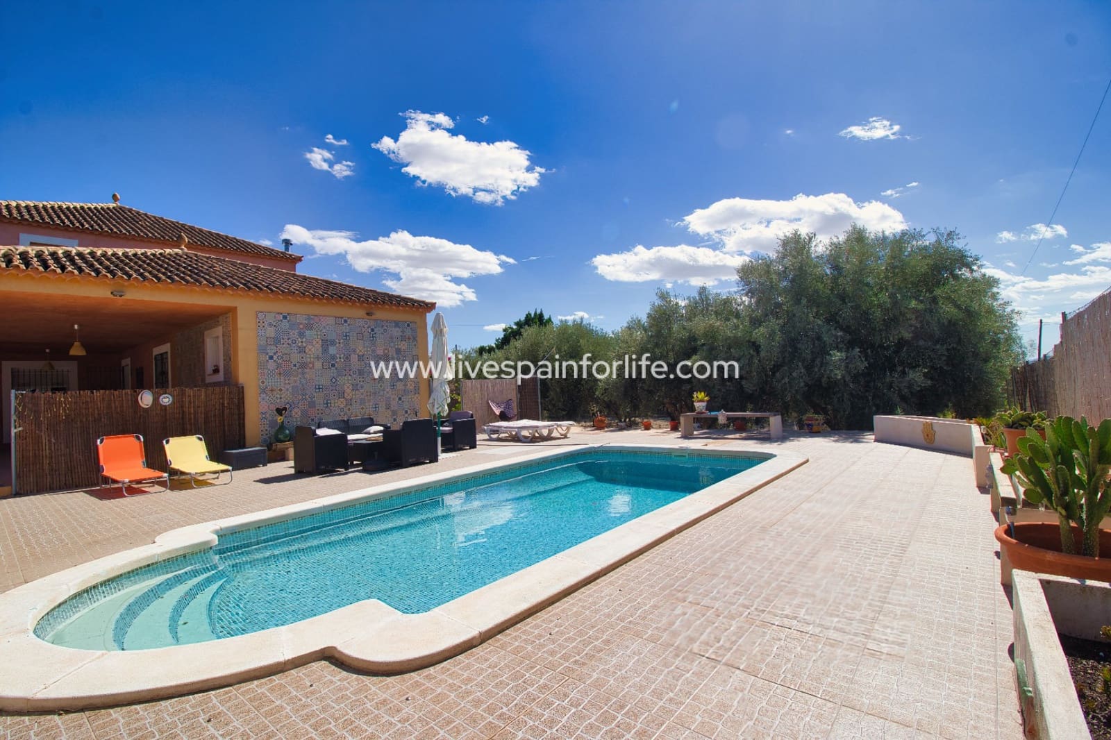 6 soveværelse Finca/Landehus til salg i Albatera med swimmingpool - € 280.000 (Ref: 9707899)