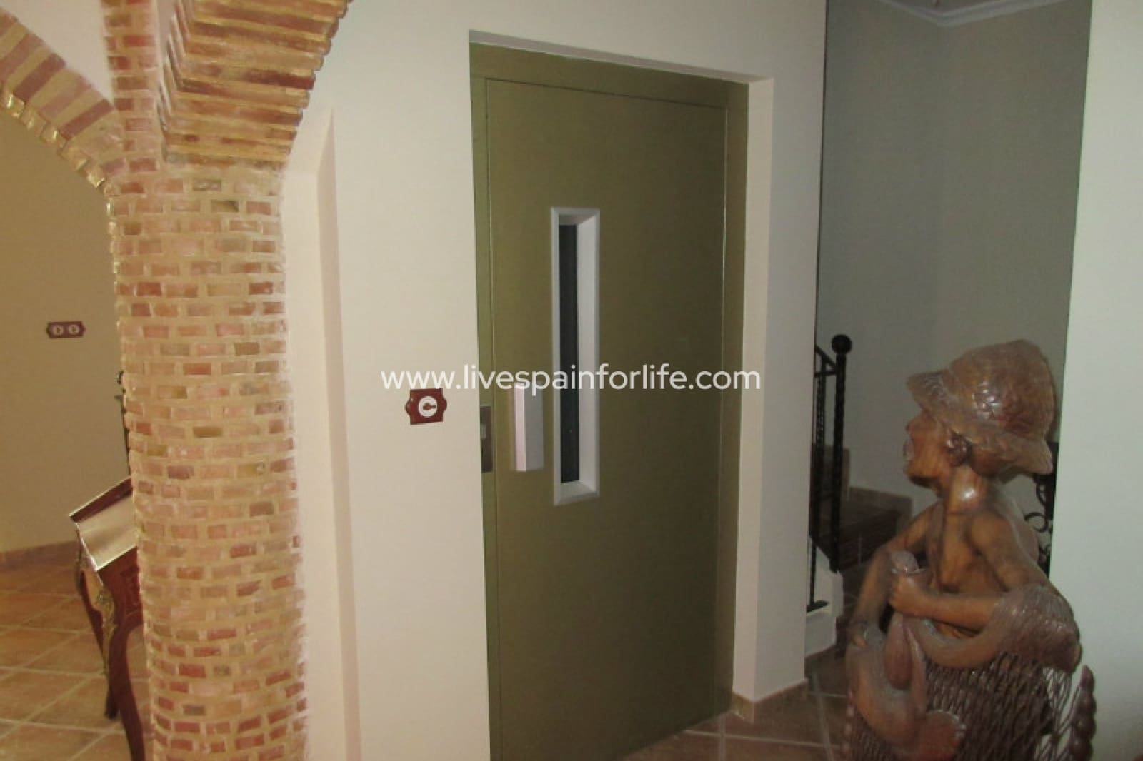 16 soveværelse Finca/Landehus til salg i Albatera med swimmingpool garage - € 1.050.000 (Ref: 9707906)