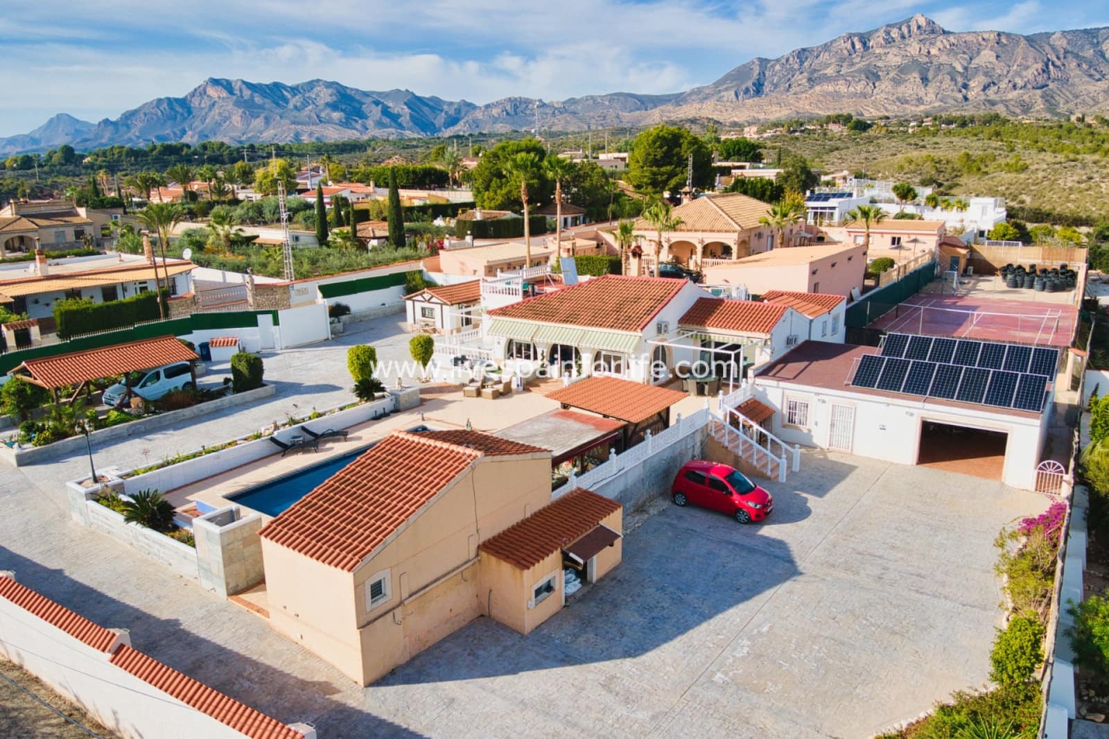 3 soveværelse Finca/Landehus til salg i Albatera med swimmingpool garage - € 410.000 (Ref: 9708051)