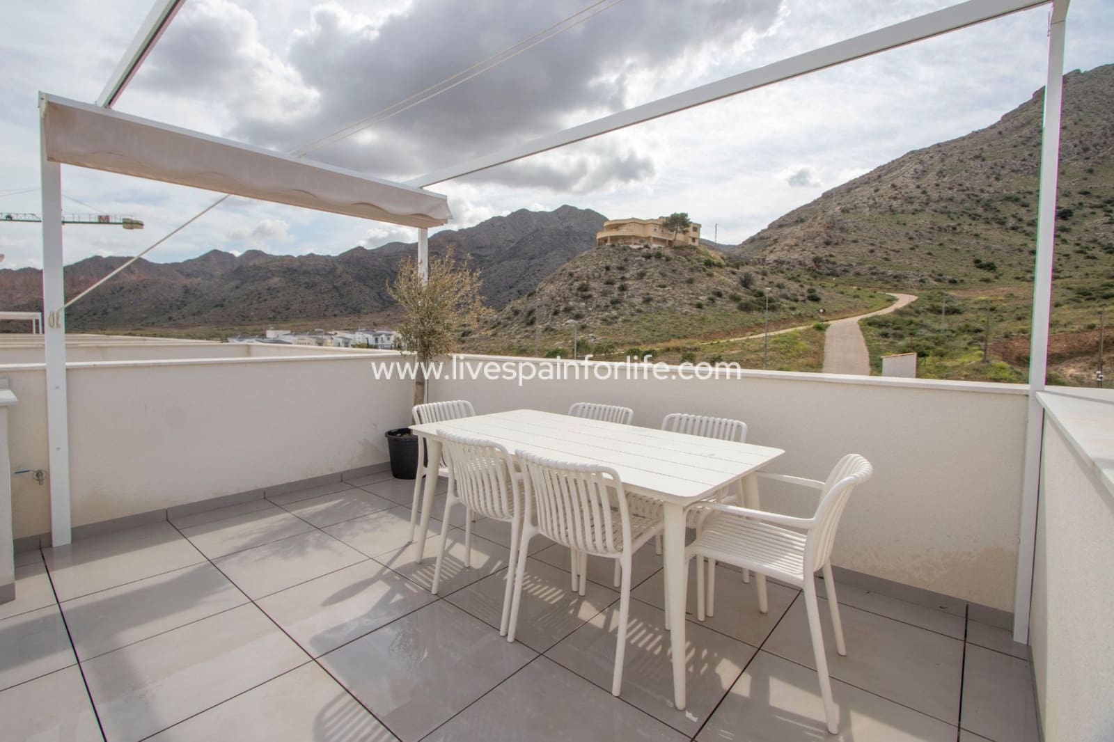 2 quarto Casa em Banda para venda em Cox com piscina garagem - 223 000 € (Ref: 9708053)