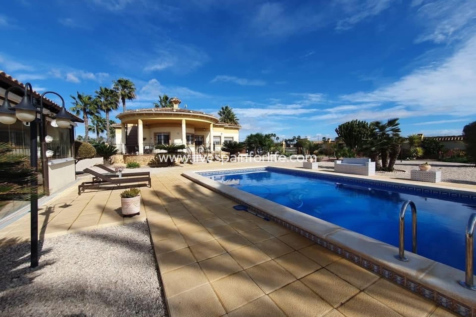 4 bedroom Finca/Country House for sale in Alicante / Alacant city with pool garage - € 369,000 (Ref: 9708055)