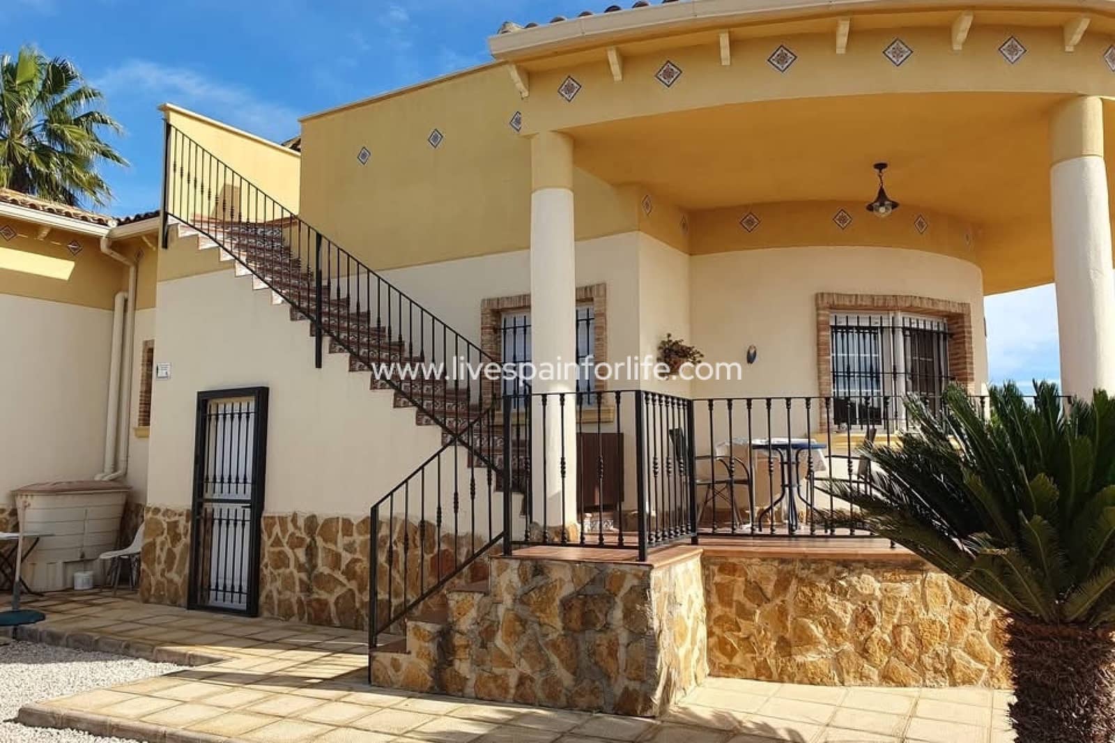 4 bedroom Finca/Country House for sale in Alicante / Alacant city with pool garage - € 369,000 (Ref: 9708055)