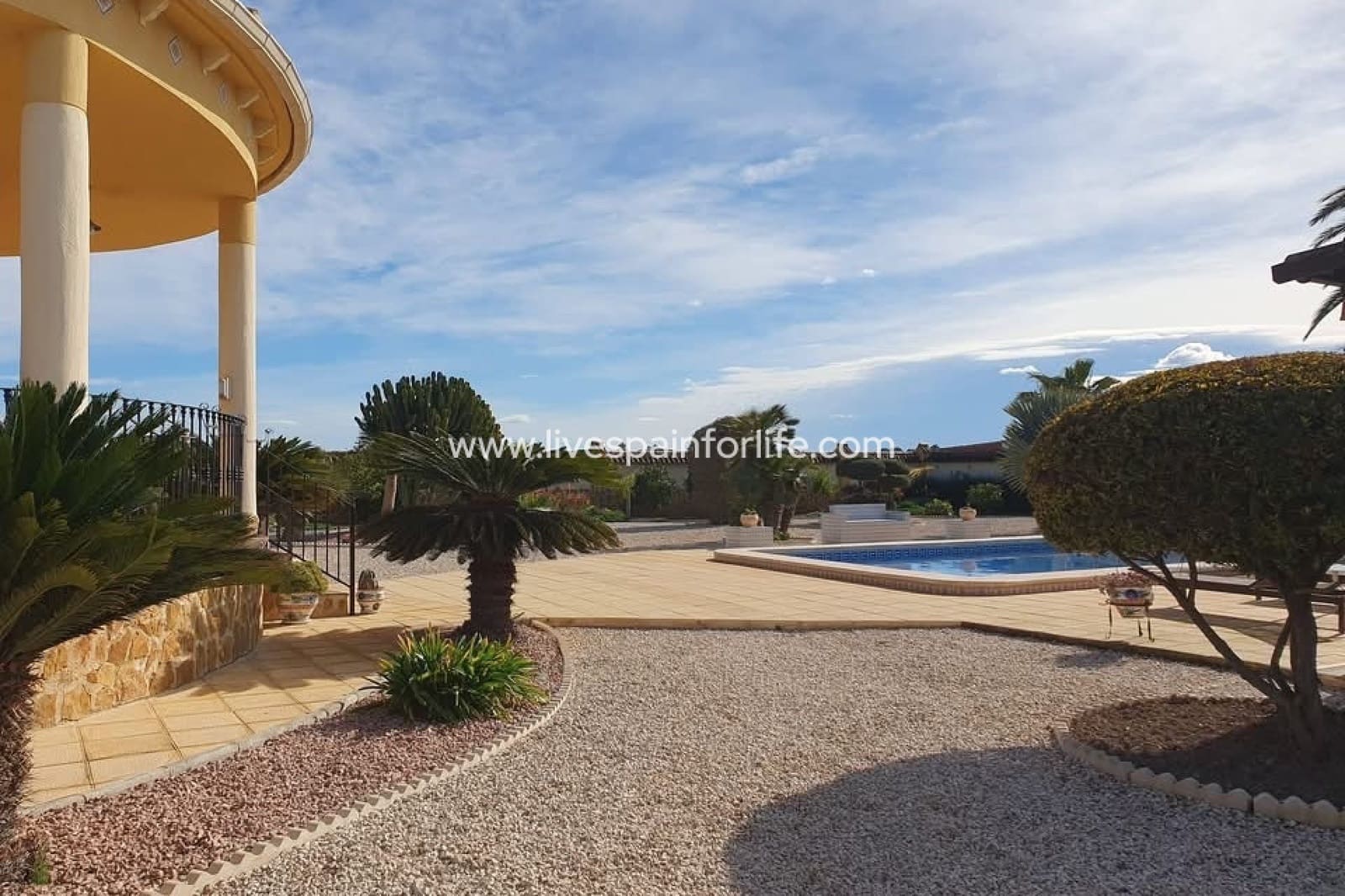 4 bedroom Finca/Country House for sale in Alicante / Alacant city with pool garage - € 369,000 (Ref: 9708055)