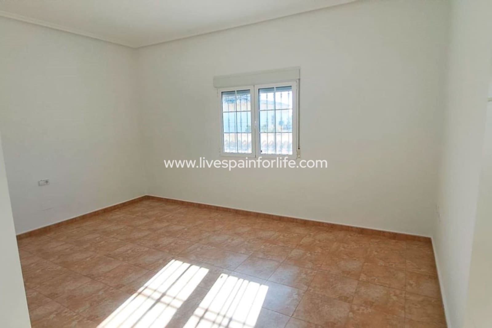 5 bedroom Finca/Country House for sale in Alicante / Alacant city with garage - € 485,000 (Ref: 9708058)