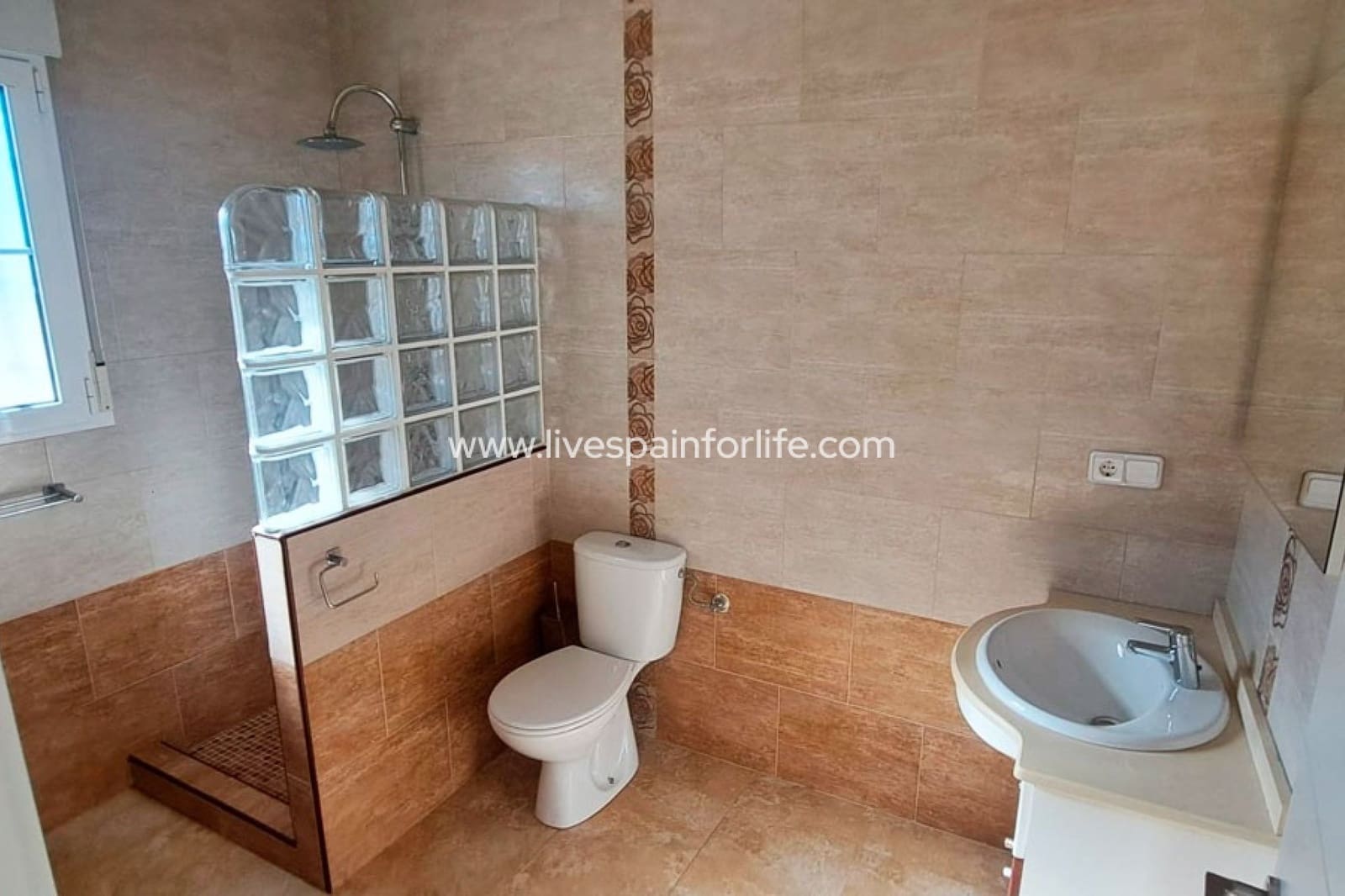 5 bedroom Finca/Country House for sale in Alicante / Alacant city with garage - € 485,000 (Ref: 9708058)