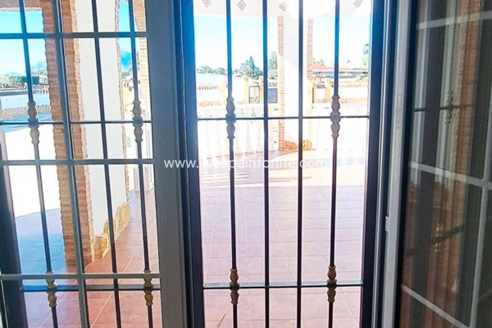 5 bedroom Finca/Country House for sale in Alicante / Alacant city with garage - € 485,000 (Ref: 9708058)