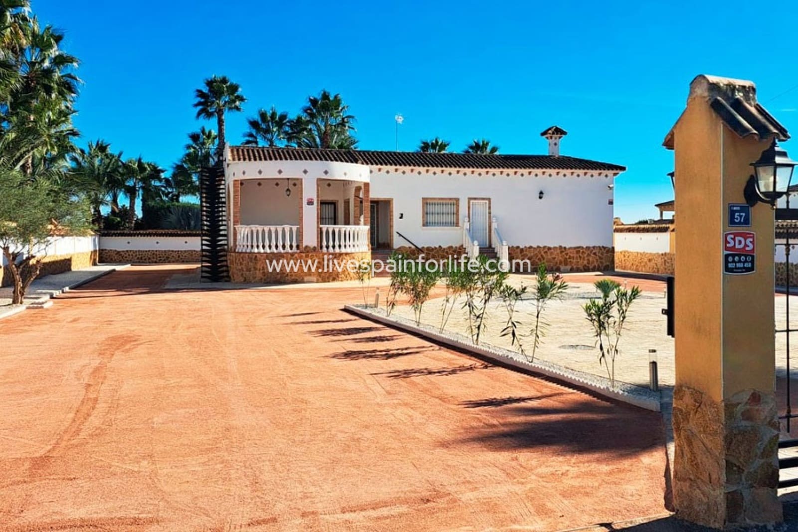 5 bedroom Finca/Country House for sale in Catral with garage - € 485,000 (Ref: 9708059)