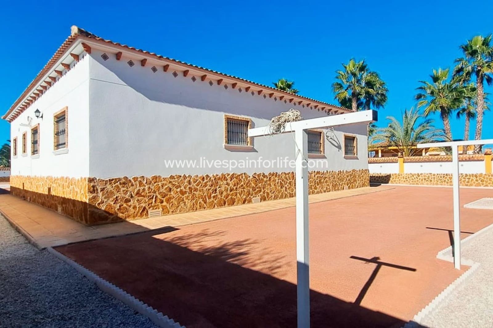 5 bedroom Finca/Country House for sale in Catral with garage - € 485,000 (Ref: 9708059)